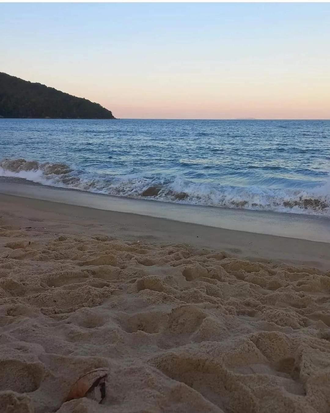 Chale Borasol Martim De Sa Piscina 600Mts Da Praia Lägenhet Caraguatatuba Exteriör bild